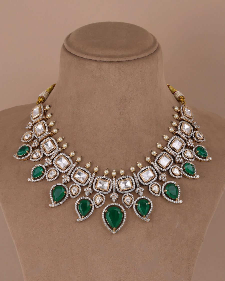 Moissanite chocker