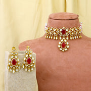Moissanite chocker