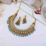 Jadau Kundan Choker