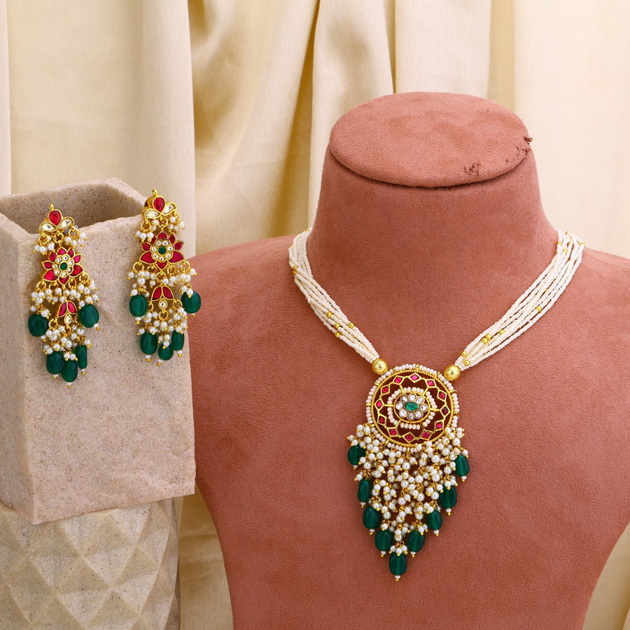 Jadau Kundan Minimal Set