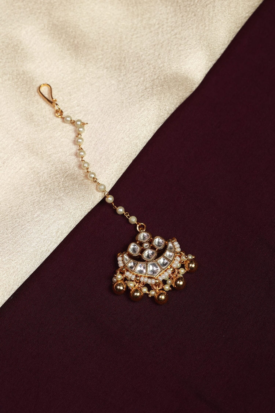 Plain White Jadau Kundan Tika