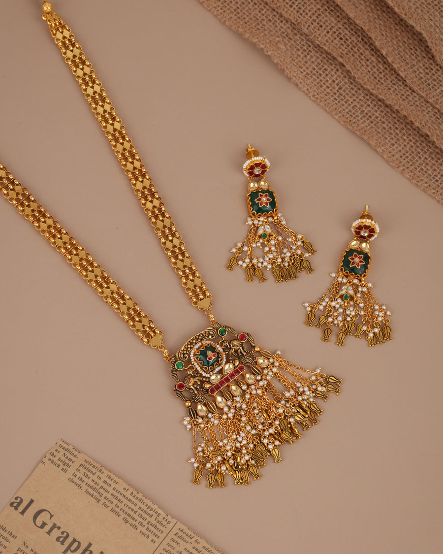 Kanika long necklace